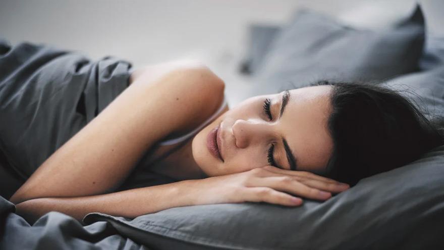 7 Ways To Calm Your Mind Before Bed