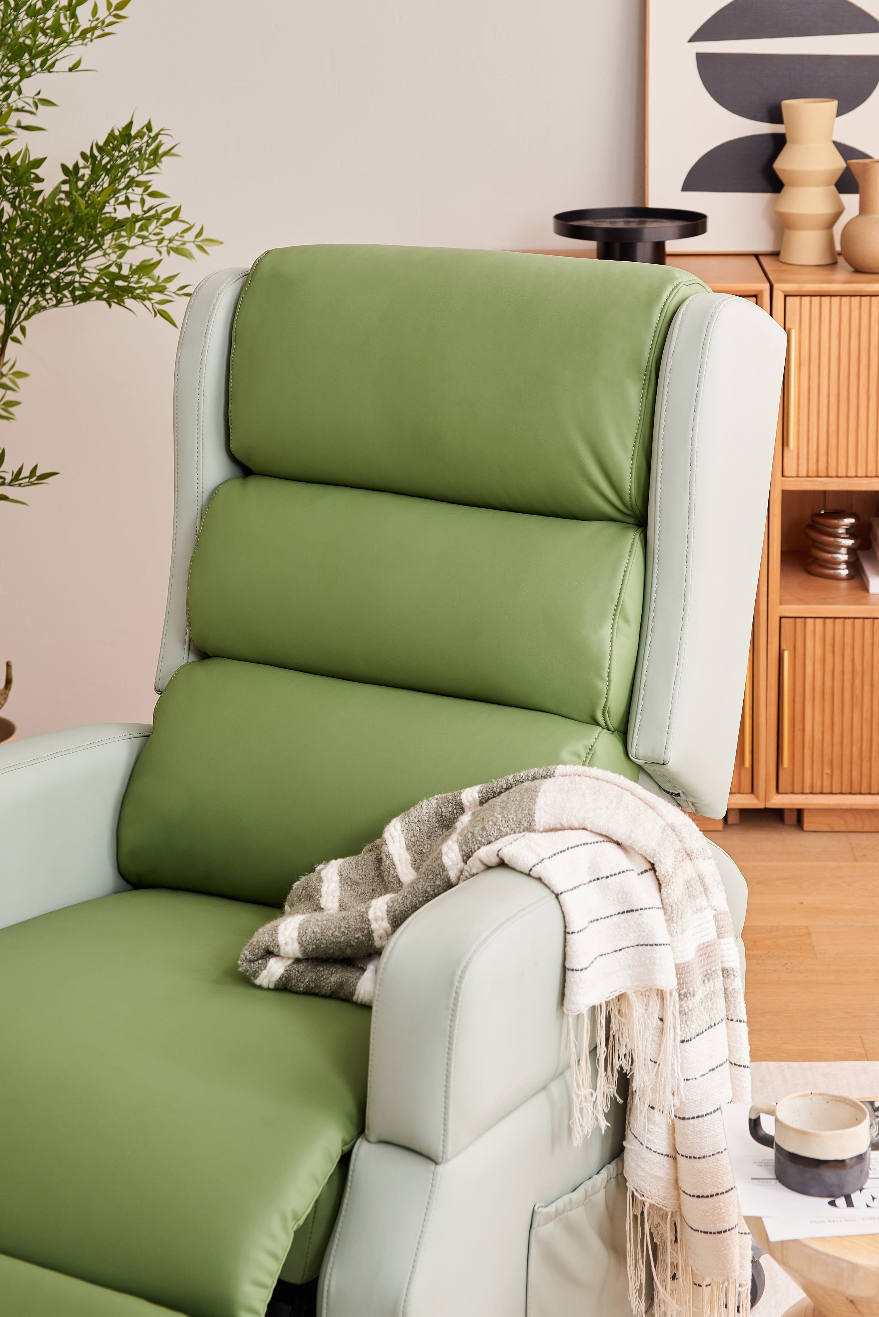 ALYA™ Elderly Lift Up Armchair