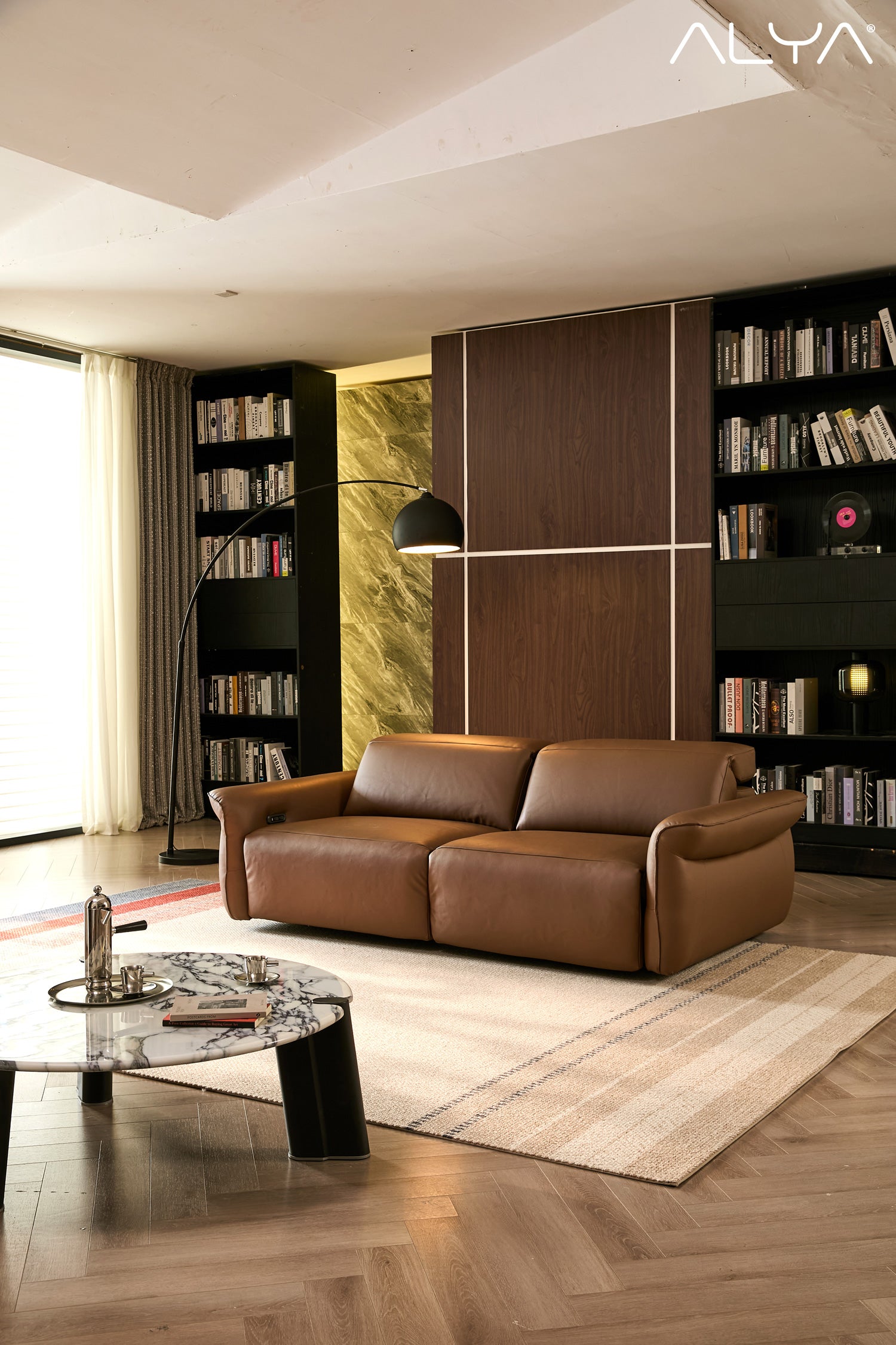 ALYA® SMART Vanguard Sofa