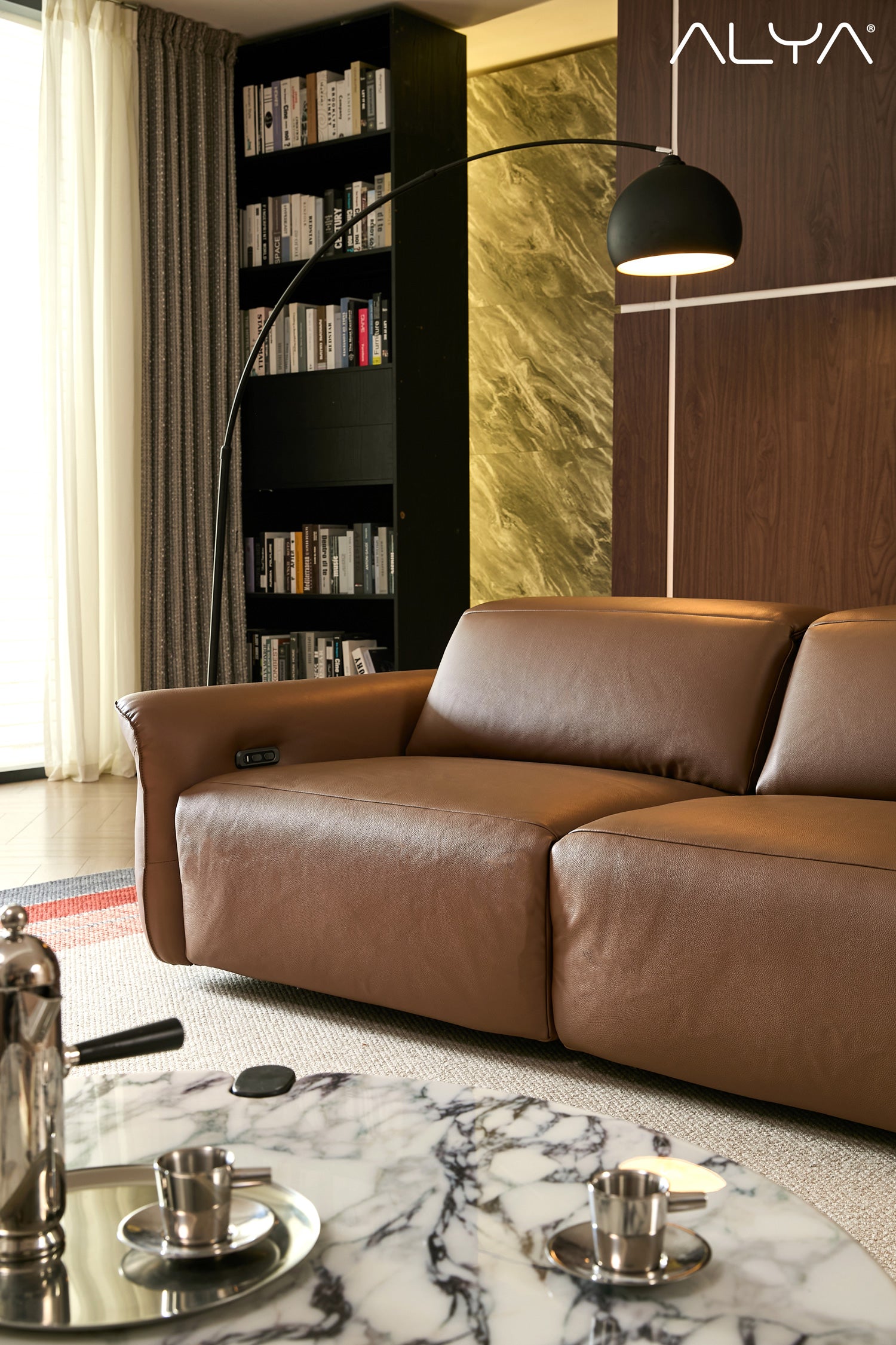 ALYA® SMART Vanguard Sofa