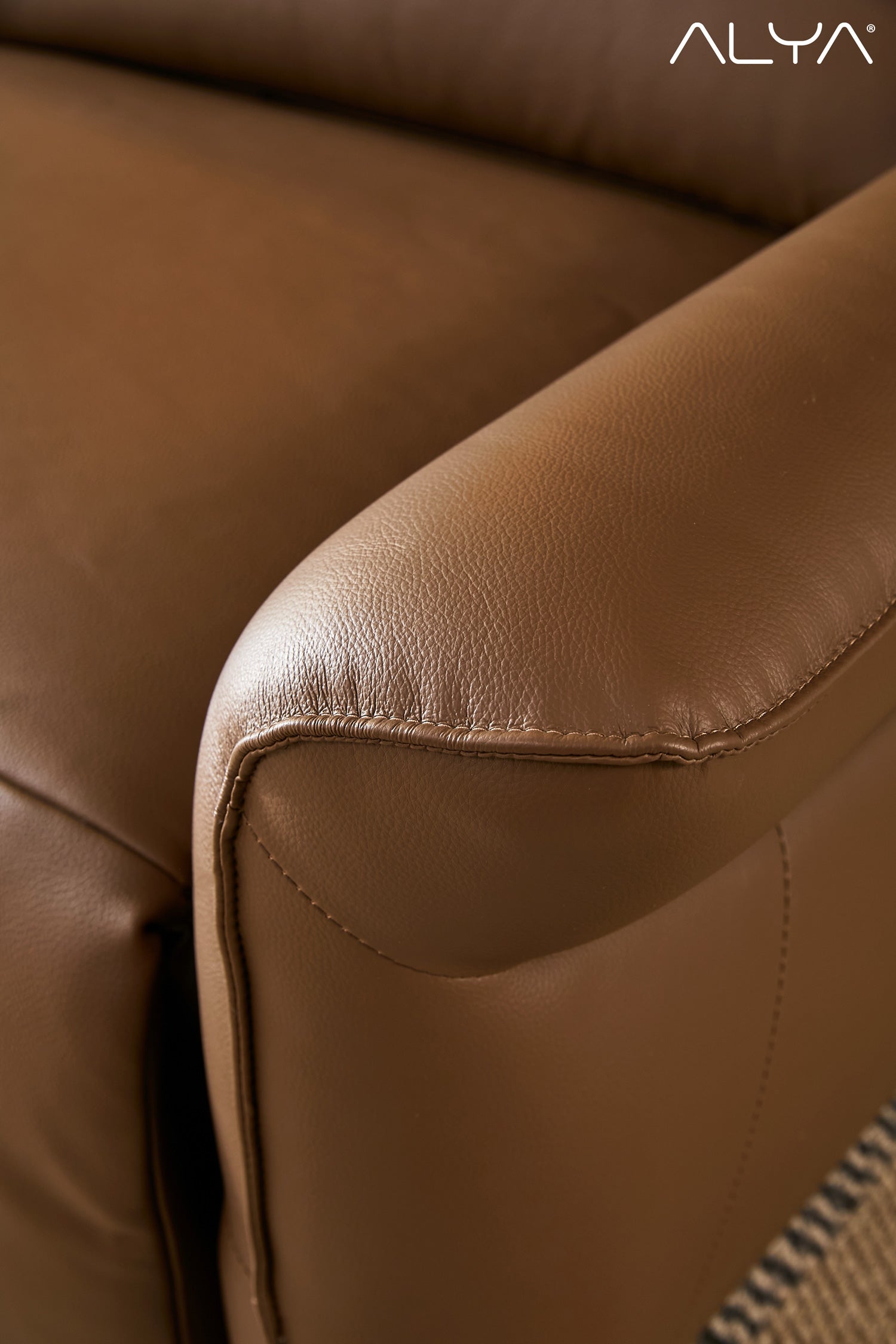 ALYA® SMART Vanguard Sofa