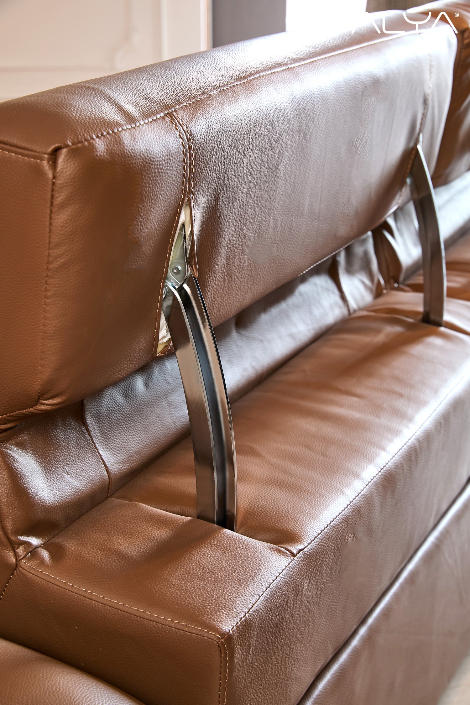 ALYA® SMART Vanguard Sofa